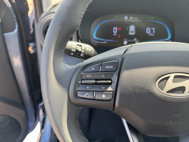 Hyundai i10 1,2 AT MJ25 Klima NAV 8Z, Spha BT PDC 