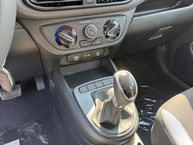 Hyundai i10 1,2 AT MJ25 Klima NAV 8Z, Spha BT PDC 