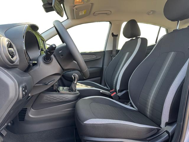 Hyundai i10 1,2 AT MJ25 Klima NAV 8Z, Spha BT PDC 