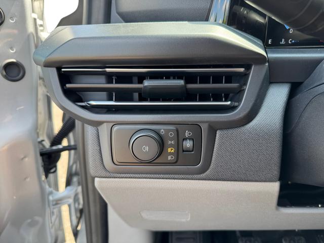 Ford Tourneo Custom Titanium NEU V710 L1 150 M6 Klima DAB Temp Spur PDC Kamera LED SYNC4 LMF 