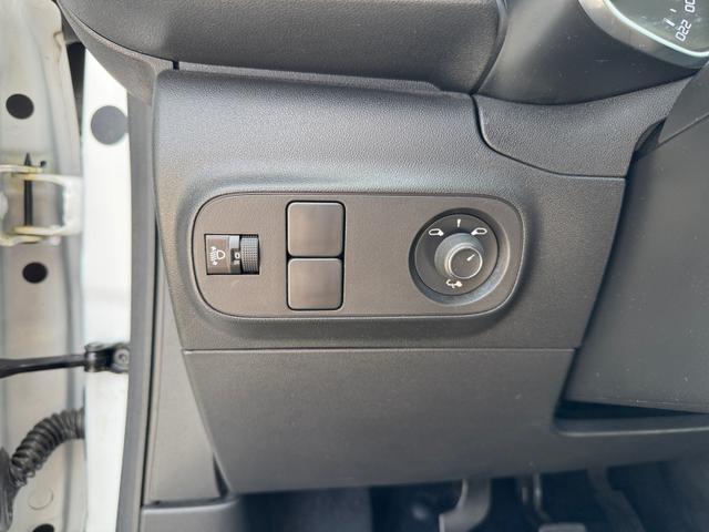 Citroën C3 1.2 PureTech 110 Shine Pack Navi Alu PDC 