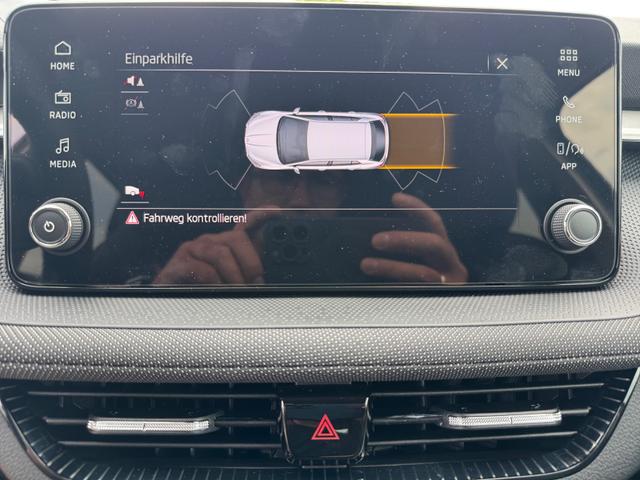 Skoda Fabia Drive Plus 1.0 TSI DSG 2ZKlim Kam ACC 2xPDC LED SmLi SHZ Spha 