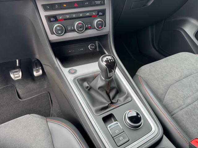 Seat Ateca 1.5 TSI FR Black Edition 19Z PDC SHZ Nav Kam 