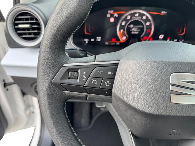 Seat Arona Style 1.0 TSI 2ZKlima NAVI FuLi LED SHZ PDC LMF WiPa 5JG 