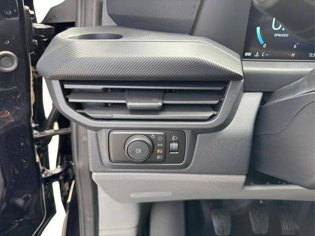 Ford / Transit Custom / Schwarz / / / 