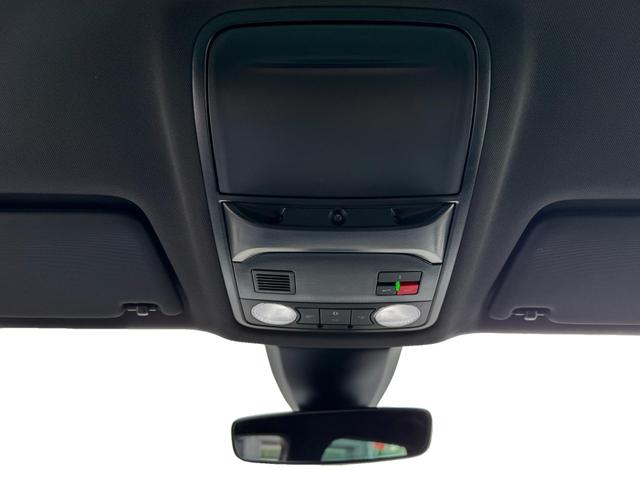 Neue Skoda Karoq Sportline top Austastung 