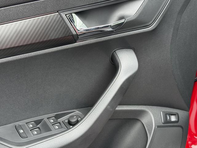 Neue Skoda Karoq Sportline top Austastung 