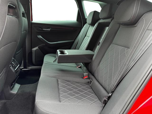 Neue Skoda Karoq Sportline top Austastung 