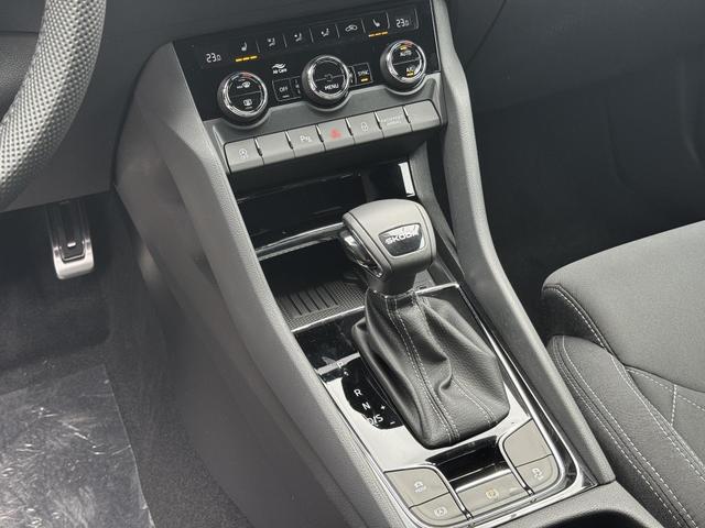 Neue Skoda Karoq Sportline top Austastung 