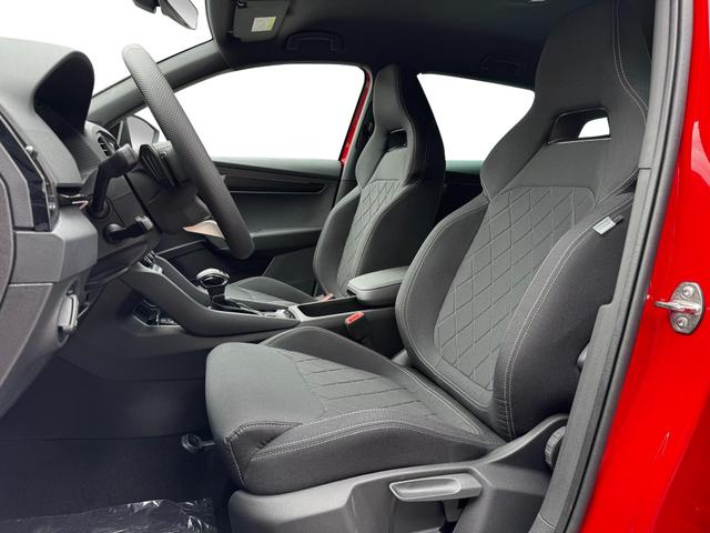 Neue Skoda Karoq Sportline top Austastung 