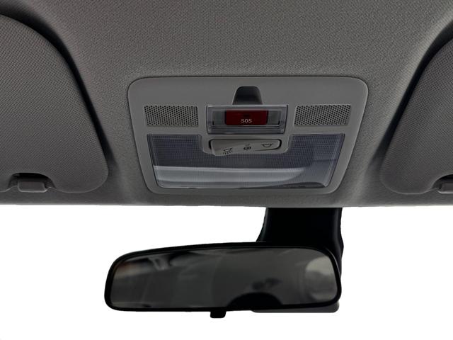 Neue Huyndai i10 Automatik grün