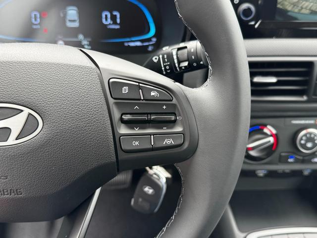 Neue Huyndai i10 Automatik grün