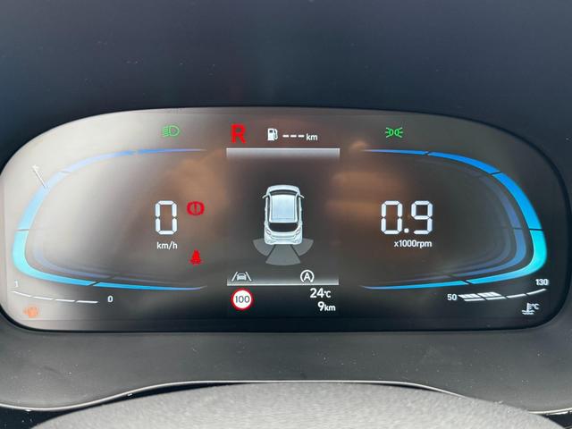 Neue Huyndai i10 Automatik grün
