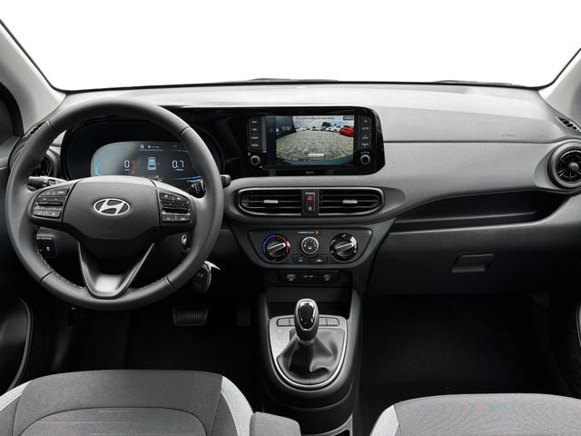 Neue Huyndai i10 Automatik grün