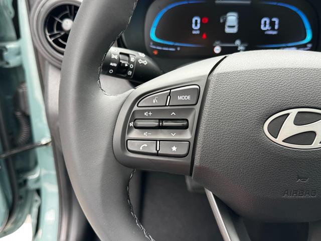 Neue Huyndai i10 Automatik grün
