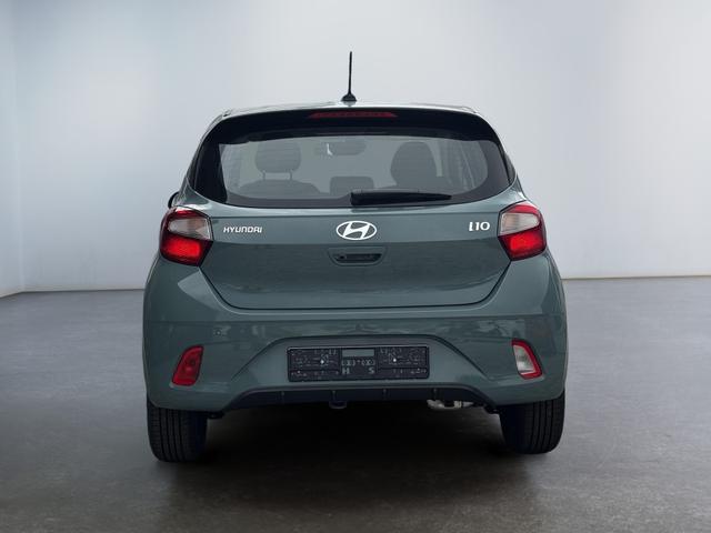 Neue Huyndai i10 Automatik grün