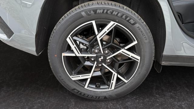 Hyundai TUCSON 1,6 215 HEV N-Line ACC Krell 19ZPDC Kam 