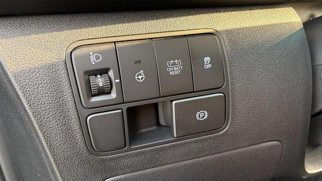 Hyundai Staria 1,6 T-GDI HEV EaAcPa PaPak el.HK el.Schie 