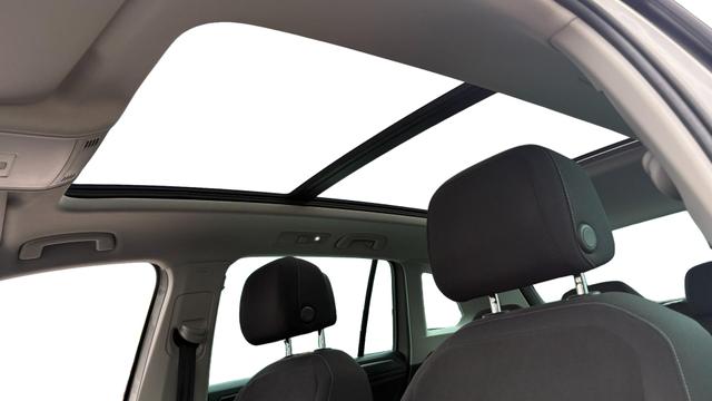 Volkswagen Tiguan 2.0 TDI High 4M Pan AHK R-line DCC VOLL 