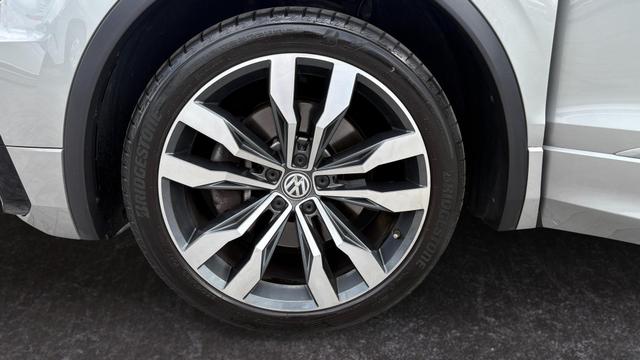 Volkswagen Tiguan 2.0 TDI High 4M Pan AHK R-line DCC VOLL 