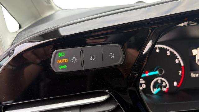 Ford Tourneo Connect 1.5 EB Titanium AHK Navi SHZ PDC 