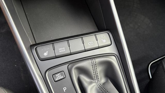 Hyundai i20 1,0 DCT MJ25 Klimaauto Navi DiCo10,25 Kam PDC SpAs 