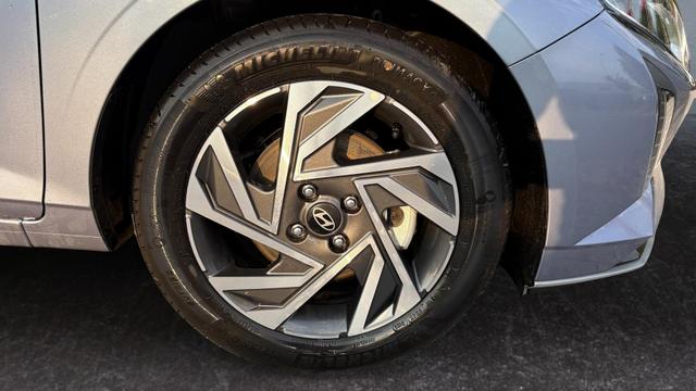 Hyundai i20 1,0 DCT MJ25 Klimaauto Navi DiCo10,25 Kam PDC SpAs 