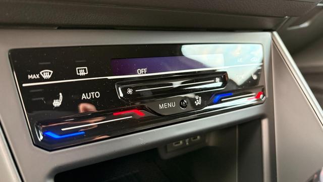 Volkswagen Taigo 1,0 TSI DSG R-Line IQ Matrix ACC 2Zokl PDC Kam 18Z 
