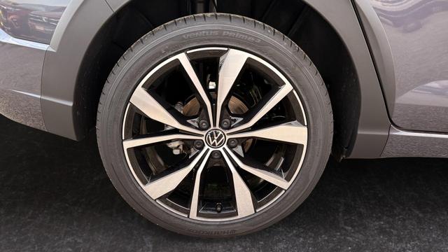 Volkswagen Taigo 1,0 TSI DSG R-Line IQ Matrix ACC 2Zokl PDC Kam 18Z 
