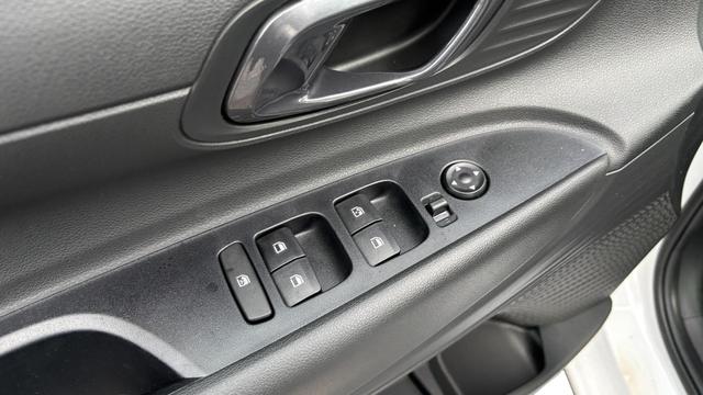 Hyundai i20 1,0 MJ25 Klimaauto Navi DiCo10,25 Kam PDC SpAs 