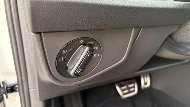 Volkswagen Taigo 1,0 TSI DSG R-Line IQ Matrix ACC 2Zokl PDC Kam 18Z 