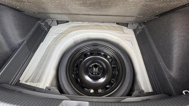 Volkswagen Taigo 1,0 TSI DSG R-Line IQ Matrix ACC 2Zokl PDC Kam 18Z 