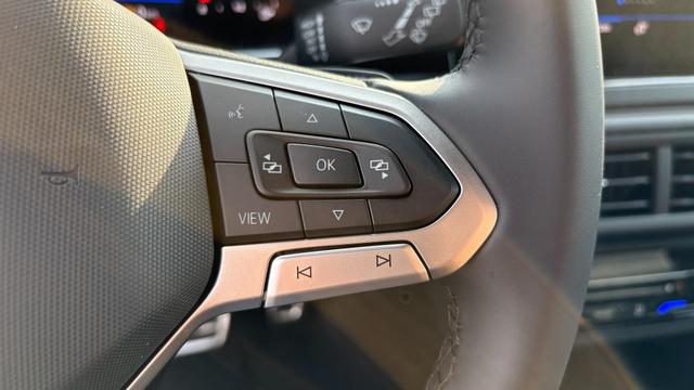 Volkswagen Taigo 1,0 TSI DSG R-Line IQ Matrix ACC 2Zokl PDC Kam 18Z 