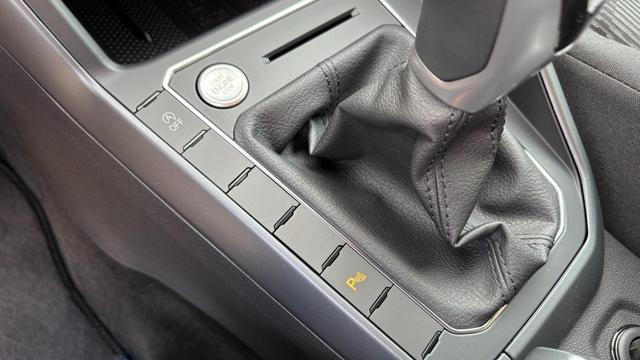 Volkswagen Taigo 1,0 TSI DSG R-Line IQ Matrix ACC 2Zokl PDC Kam 18Z 