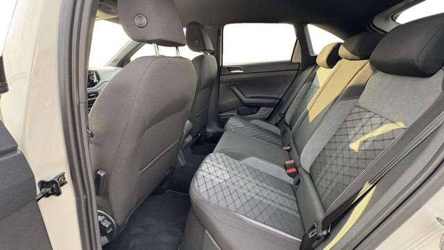 Volkswagen Taigo 1,0 TSI DSG R-Line IQ Matrix ACC 2Zokl PDC Kam 18Z 