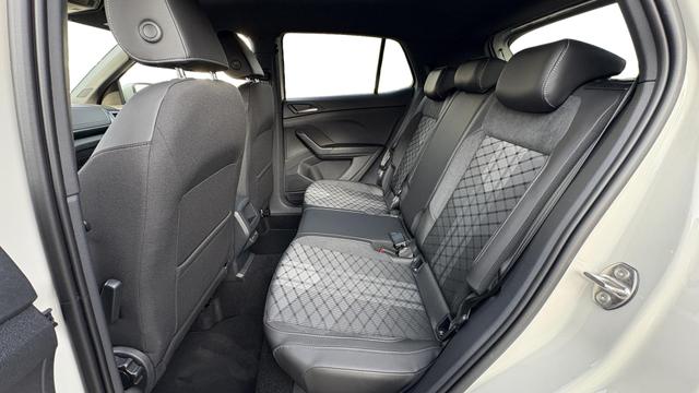 Volkswagen T-Cross 1,0 TSI DSG R-Line IQ Matrix ACC 2Zokl PDC Kam 18Z 