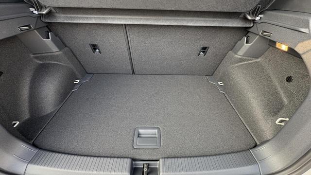 Volkswagen T-Cross 1,0 TSI DSG R-Line IQ Matrix ACC 2Zokl PDC Kam 18Z 