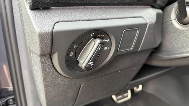 Volkswagen T-Cross 1,0 TSI DSG R-Line IQ Matrix ACC 2Zokl PDC Kam 18Z 