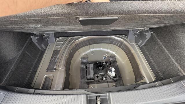 Volkswagen T-Cross 1,0 TSI DSG R-Line IQ Matrix ACC 2Zokl PDC Kam 18Z 