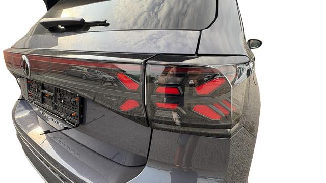 Volkswagen T-Cross 1,0 TSI DSG R-Line IQ Matrix ACC 2Zokl PDC Kam 18Z 
