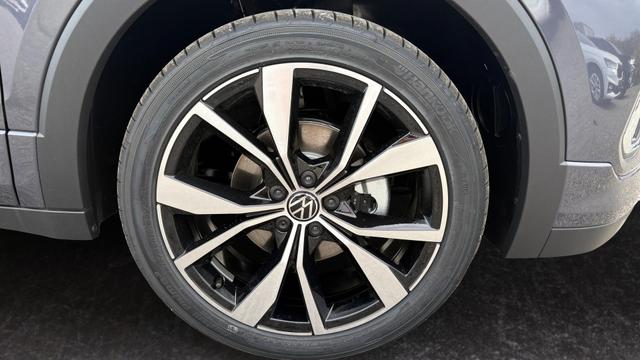 Volkswagen T-Cross 1,0 TSI DSG R-Line IQ Matrix ACC 2Zokl PDC Kam 18Z 