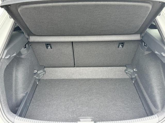 Volkswagen Taigo 1,5 TSI DSG R-Line IQ Matrix ACC 2Zokl PDC Kam 18Z 