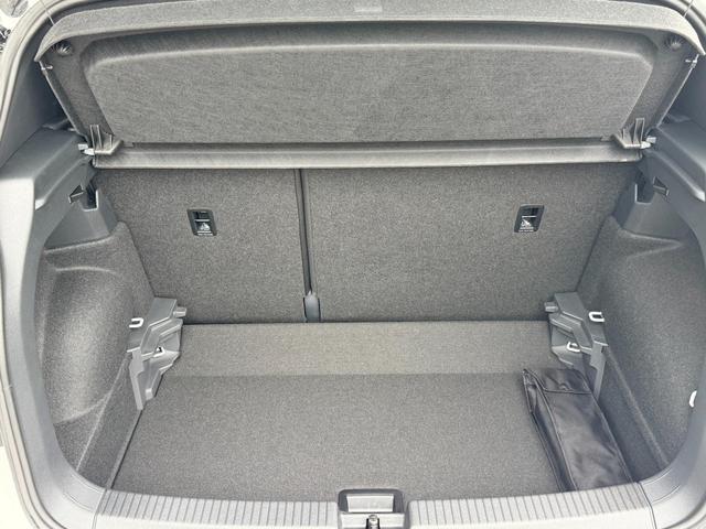 Volkswagen T-Cross 1,5 TSI DSG R-Line IQ Matrix ACC 2Zokl PDC Kam 18Z 