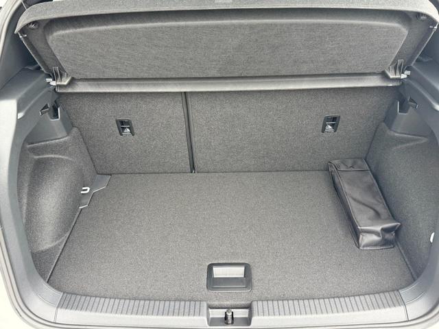 Volkswagen T-Cross 1,5 TSI DSG R-Line IQ Matrix ACC 2Zokl PDC Kam 18Z 