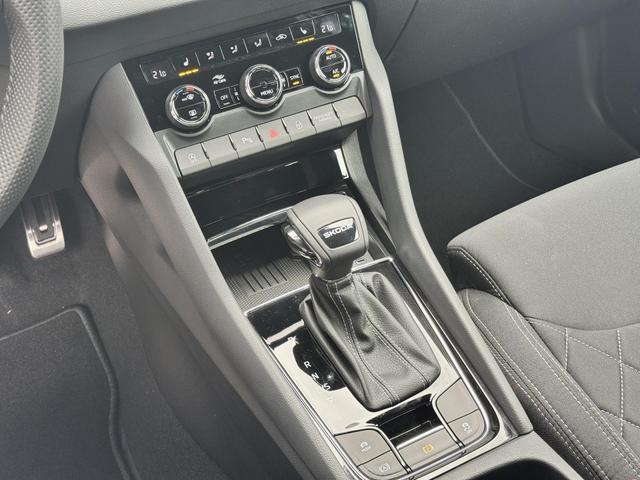 Skoda Karoq 2,0 TDI DSG Sportline 2ZKli AHK ACC SHT PDC Kam 19Zo 5JG 