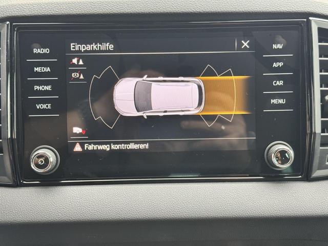 Skoda Karoq 2,0 TDI DSG Sportline 2ZKli AHK ACC SHT PDC Kam 19Zo 5JG 