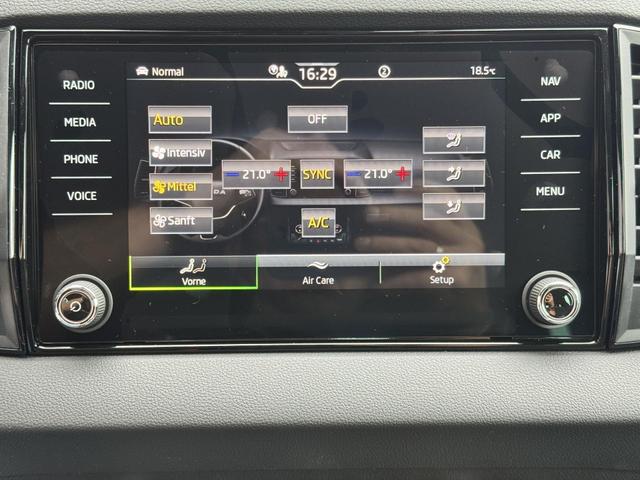 Skoda Karoq 2,0 TDI DSG Sportline 2ZKli AHK ACC SHT PDC Kam 19Zo 5JG 