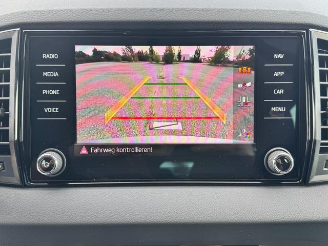 Skoda Karoq 2,0 TDI DSG Sportline 2ZKli AHK ACC SHT PDC Kam 19Zo 5JG 
