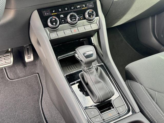 Skoda Karoq 2,0 TDI DSG Sportline 2ZKli AHK ACC SHT PDC Kam 19Zo 5JG 