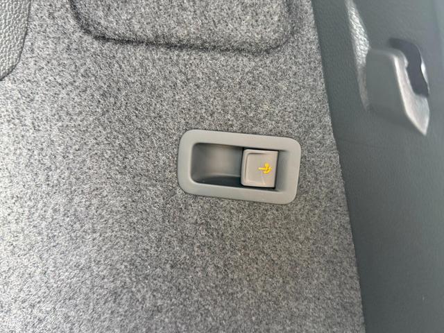 Skoda Karoq 2,0 TDI DSG Sportline 2ZKli AHK ACC SHT PDC Kam 19Zo 5JG 